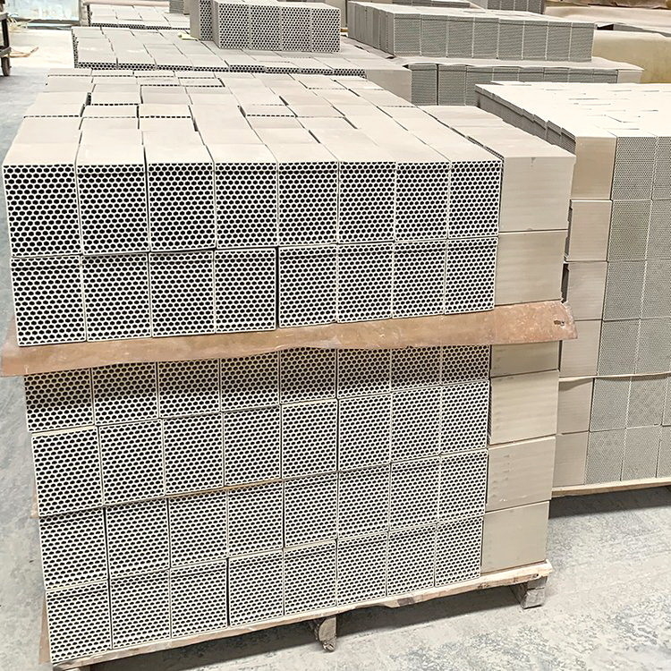 Honeycomb Heat Accumulator Energy Saving Furnace Regenerator Ceramic Heat Storage
